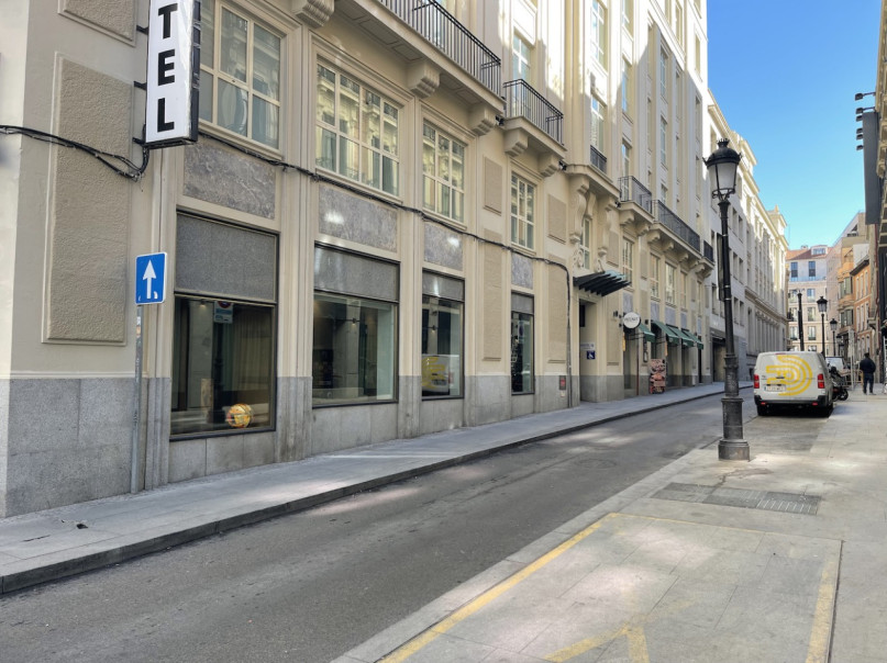 plush74 location scout rental spain photo film production madrid streets7