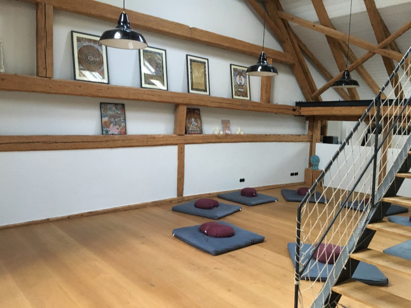 peluche74 location scouting film foto location casa moorenweis yoga scandinavo legno117