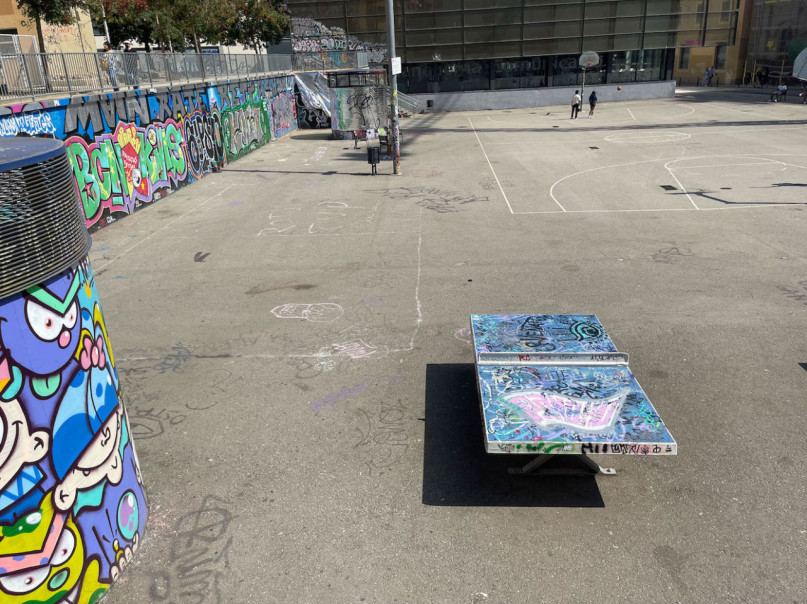 plush74 locations fotofilm produktion deutschland fotostudio berlin00000plush74 locations fotofilm produktion fotostraßen raval barcelona spanien00006