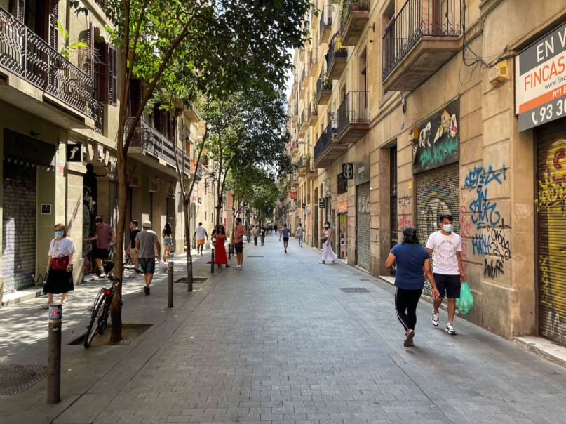 plush74 locations fotofilm produktion deutschland fotostudio berlin00000plush74 locations fotofilm produktion fotostraßen raval barcelona spanien00011