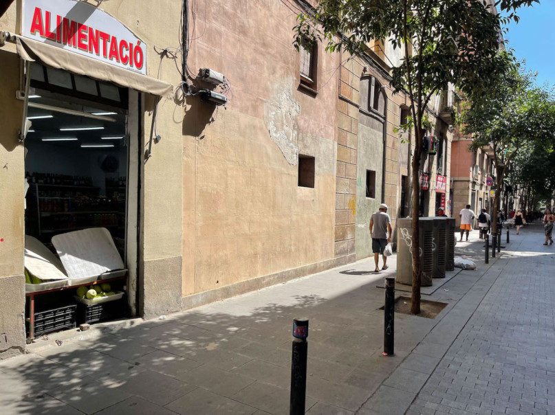 plush74 locations fotofilm produktion deutschland fotostudio berlin00000plush74 locations fotofilm produktion fotostraßen raval barcelona spanien00013