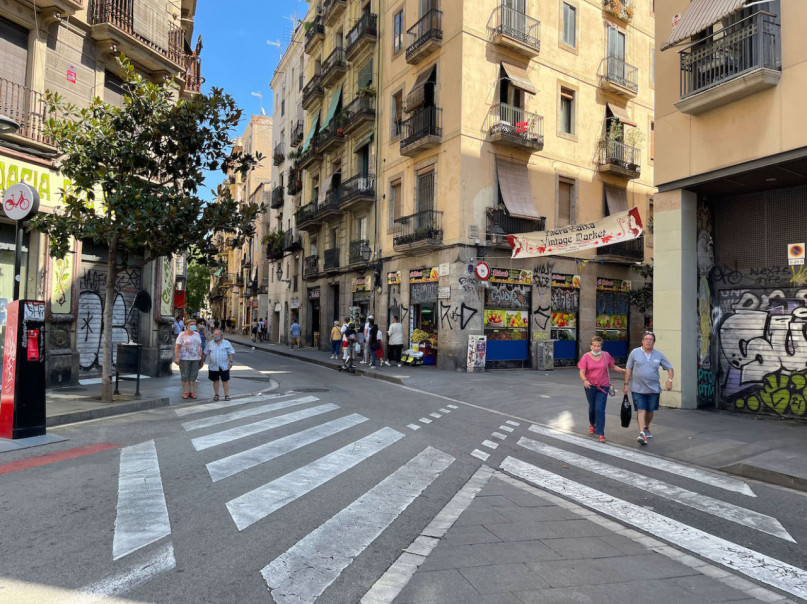 plush74 locations fotofilm produktion deutschland fotostudio berlin00000plush74 locations fotofilm produktion fotostraßen raval barcelona spanien00025