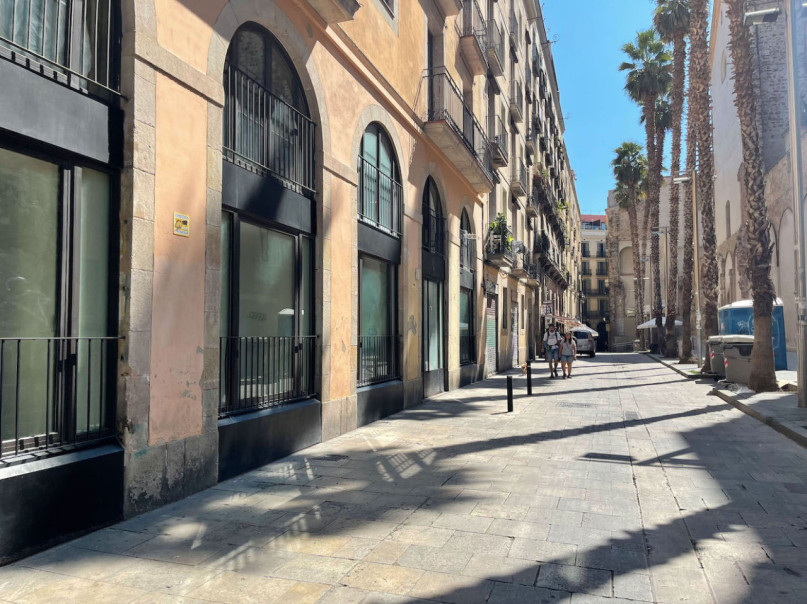 plush74 locations fotofilm produktion deutschland fotostudio berlin00000plush74 locations fotofilm produktion fotostraßen raval barcelona spanien00040