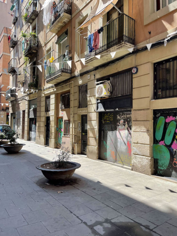 plush74 locations fotofilm produktion deutschland fotostudio berlin00000plush74 locations fotofilm produktion fotostraßen raval barcelona spanien00046