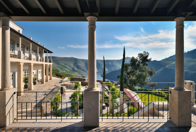 plush74 locations photo film production portugal villa luxury winery00027