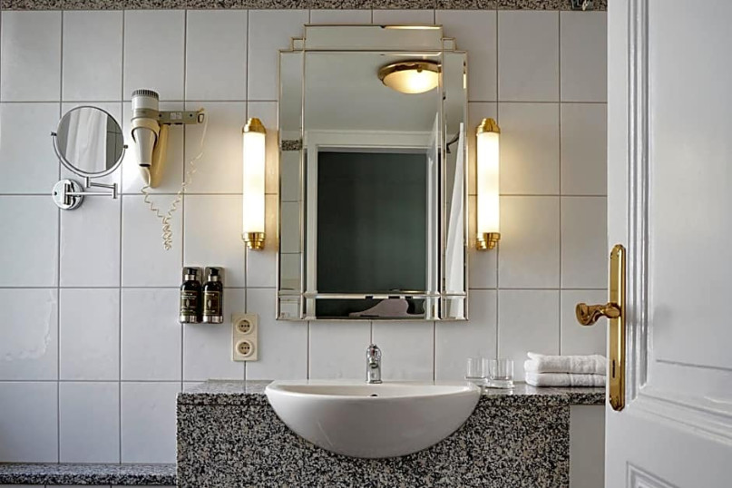 plush74 luxury urban hotel oasis with decor 10