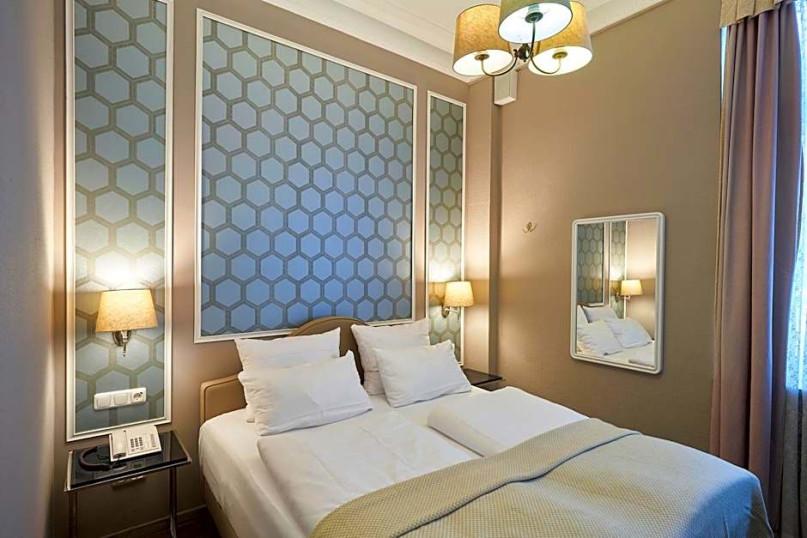 plush74 luxury urban hotel oasis with decor 3