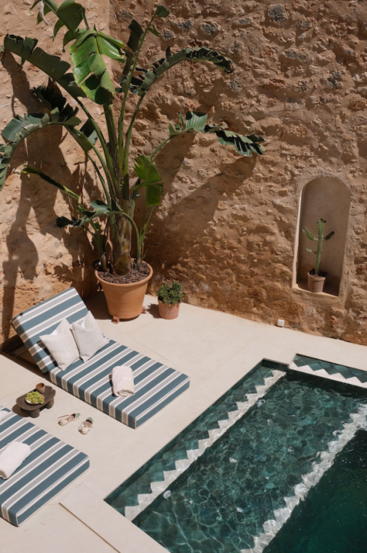 pluche74 magische binnenplaats casa mallorca 39