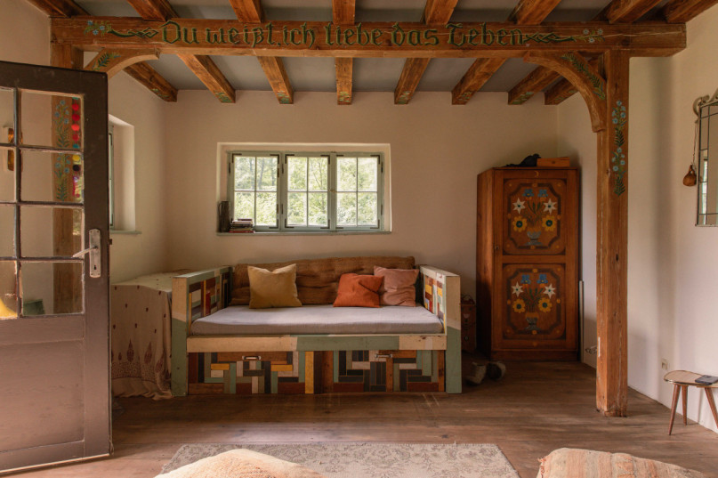 plush74 magical lakeside house 2 (3)