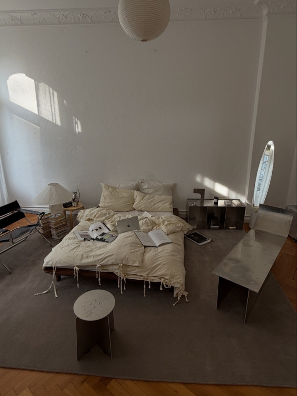 plush74 minimal altbau apartment berlin 24