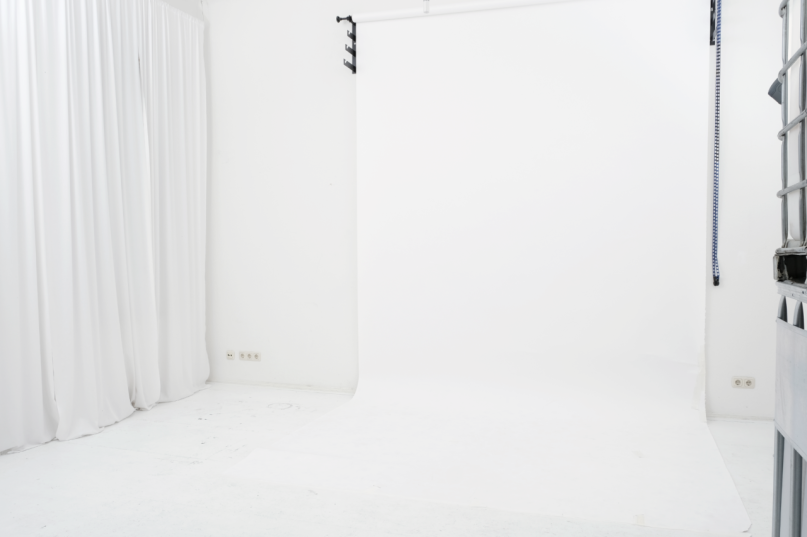 plush74 minimalist white studio berlin 6