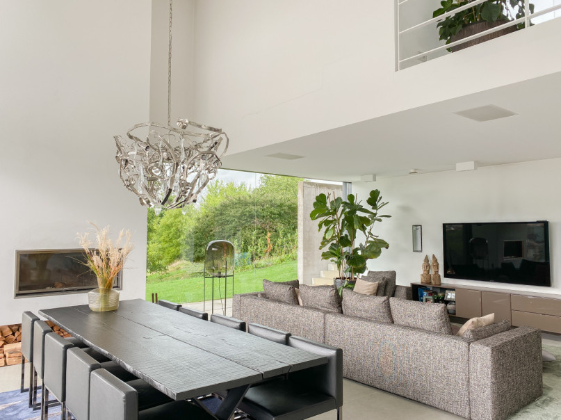 plush74 modern country house on the hill 1