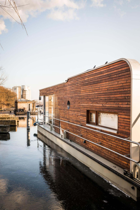 plüsch74 modernes hausboot berlin 17