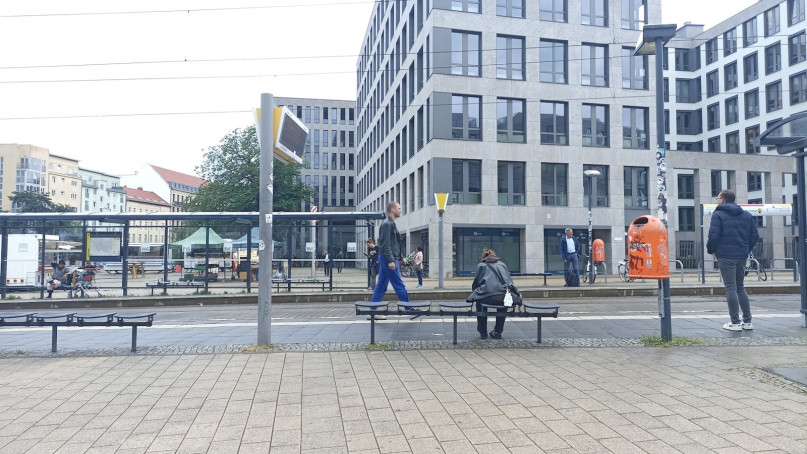 plush74 modern urban plaza with tram stop 2
