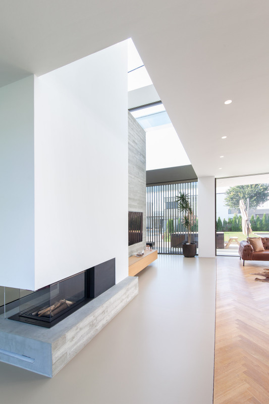 plush74 modern villa with outdoor pool 14