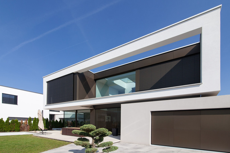 plush74 modern villa with outdoor pool 3