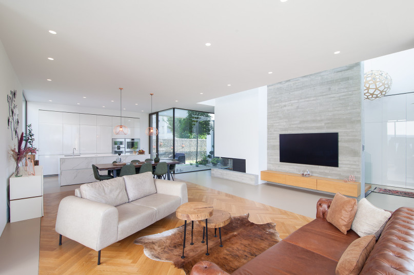 plush74 modern villa with outdoor pool 5