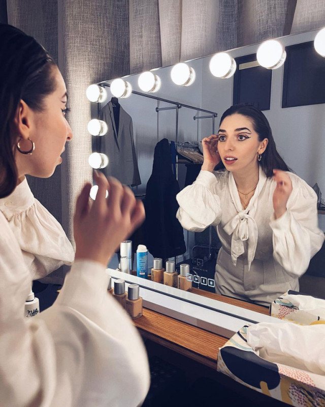 peluche74 isola neon studio 9