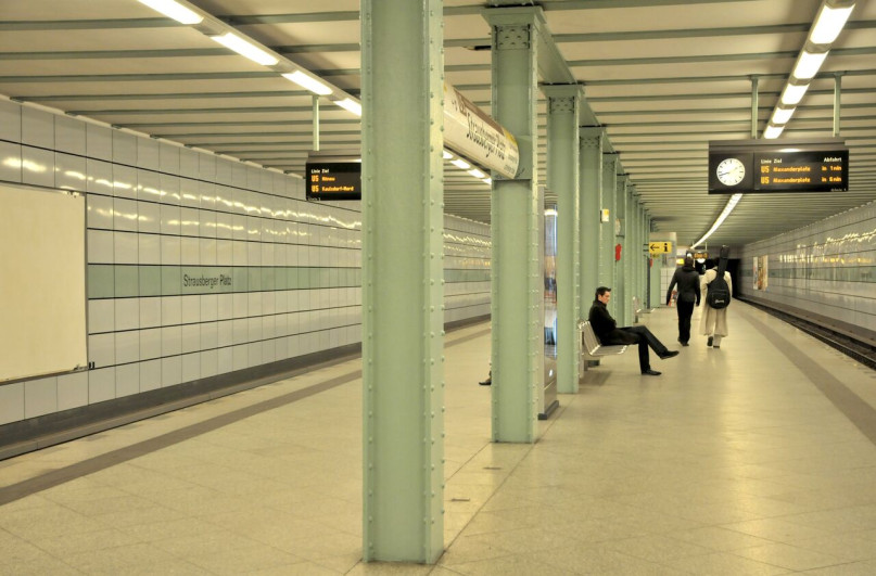 plush74 photo film event location germany berlin subway bhf strausberger 8