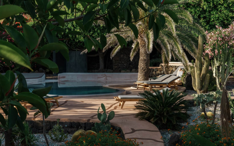 plush74 private island villa 7