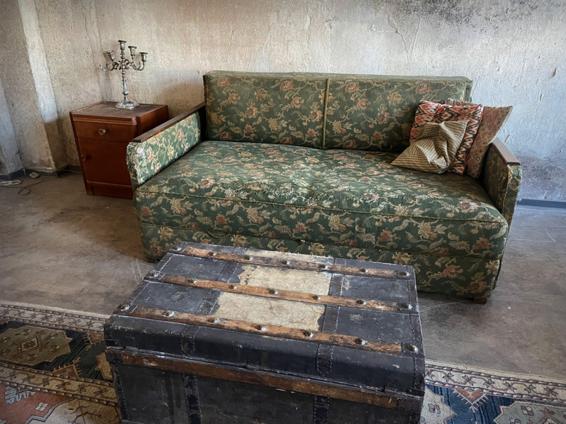 plush74 raw vintage apartment with lots of patina 14 (5)