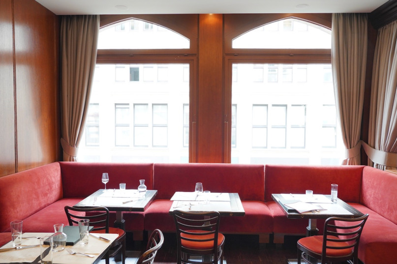 plush74 red velvet bistro hamburg 1