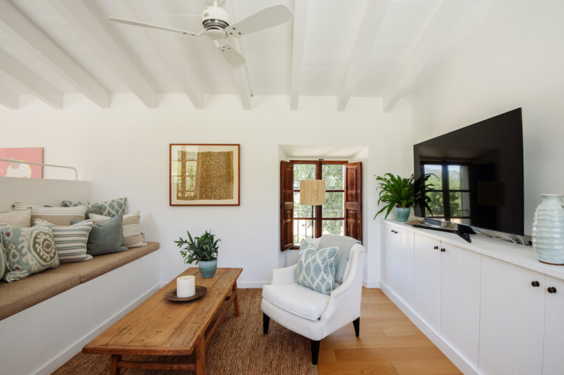 plush74 rental photo film production villa farmhouse mallorca00027