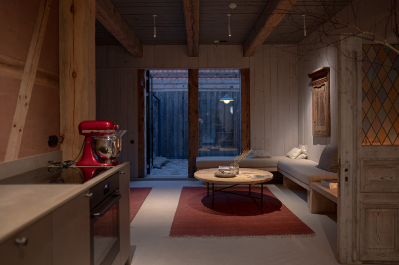 plush74 Vermietung Produktionen Location Fotofilm Finca Polen Scheune Land00135