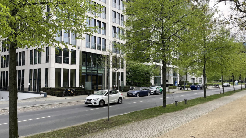 plush74 rental productions locaiton photo film germany berlin park street bench 324