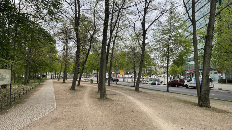 plush74 rental productions locaiton photo film germany berlin park street bench 339