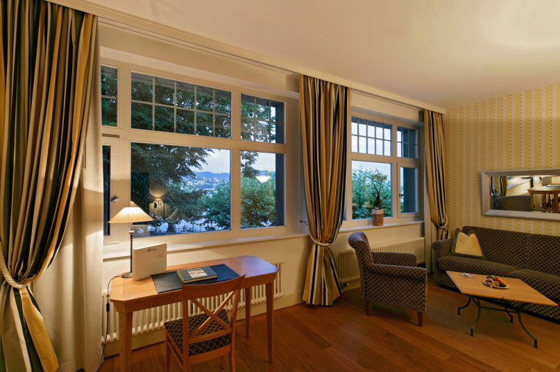 plush74 romantik lakeside hotel 7