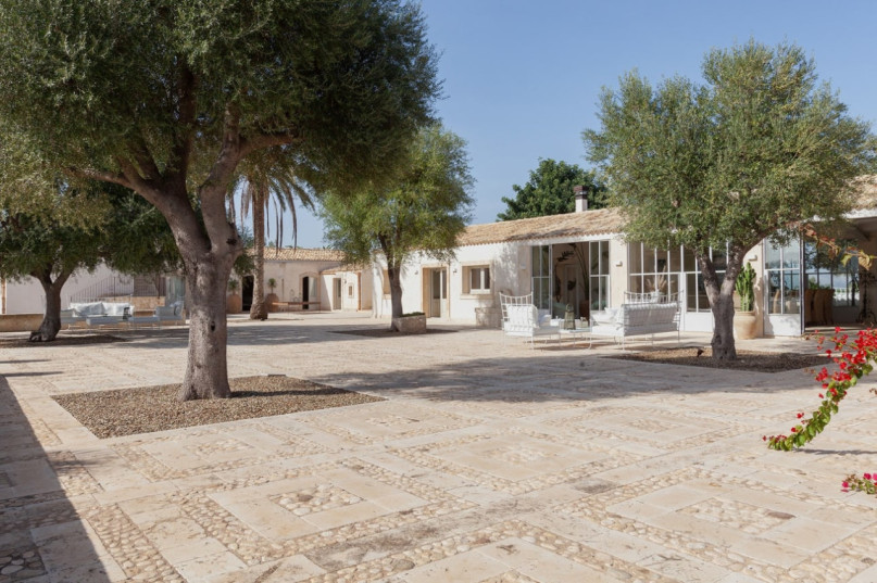 plush74 sicilian villa falcone 24