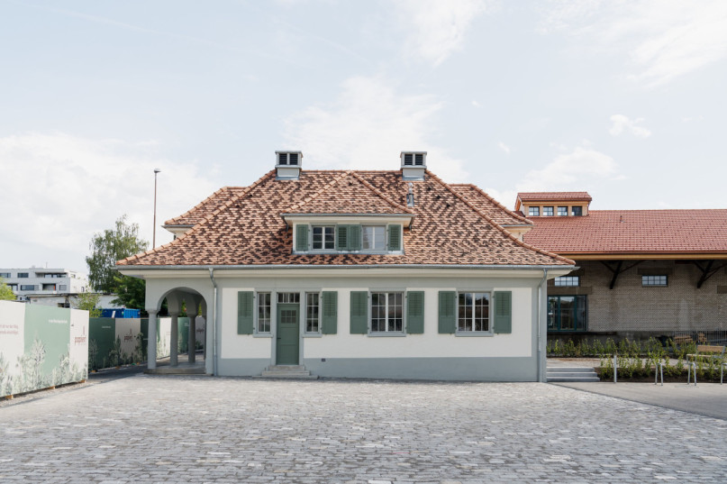 plush74 the gatehouse 1