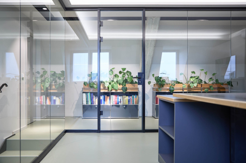 plush74 the glass office 10 (4)