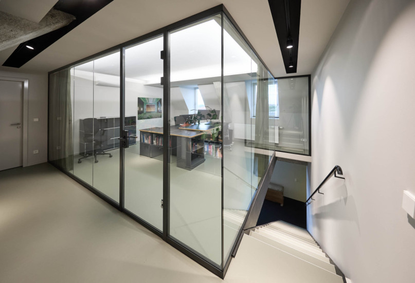 plush74 the glass office 10