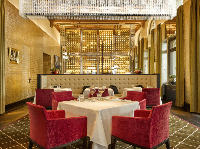 plush74 the luxery restaurant 1(1)