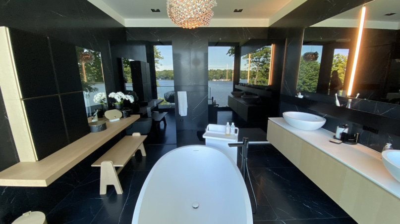 plush74 the sunlit lake house 117