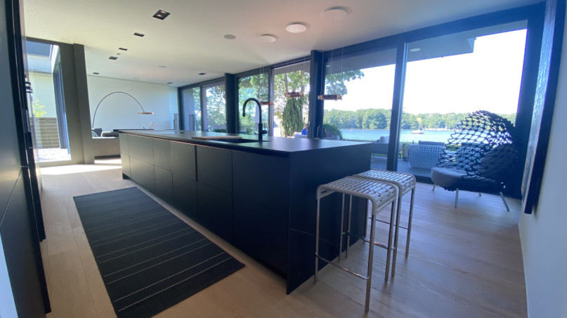 plush74 the sunlit lake house 28