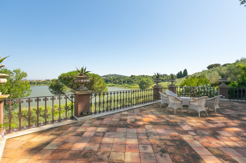 felpa74 toskana lake villa 28