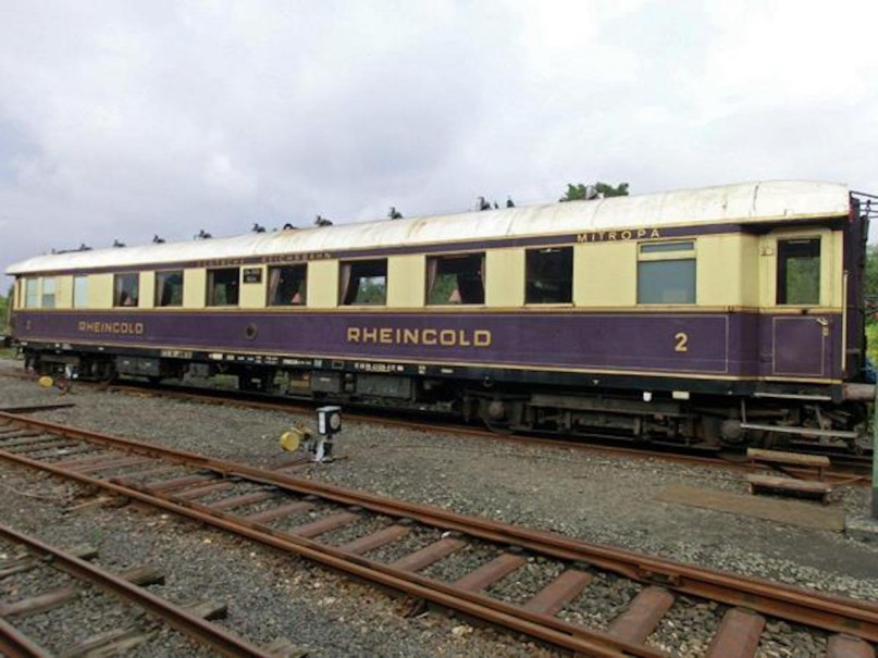 plush74 vintage luxury lounge train wagon 7