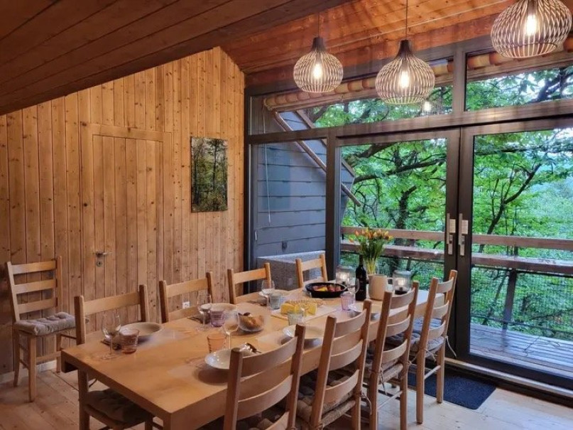 plush74 wooden cabin interior 14