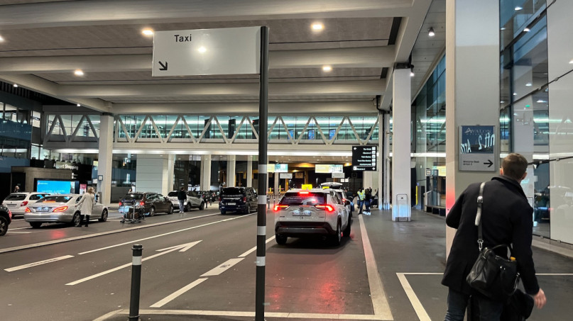 plush74 zurich airport arrivals 2 9
