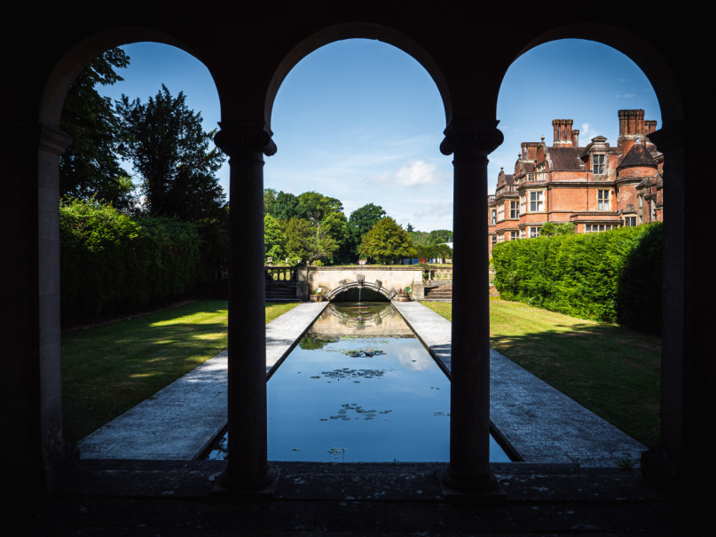 estanque ornamental de la escuela st edwards18