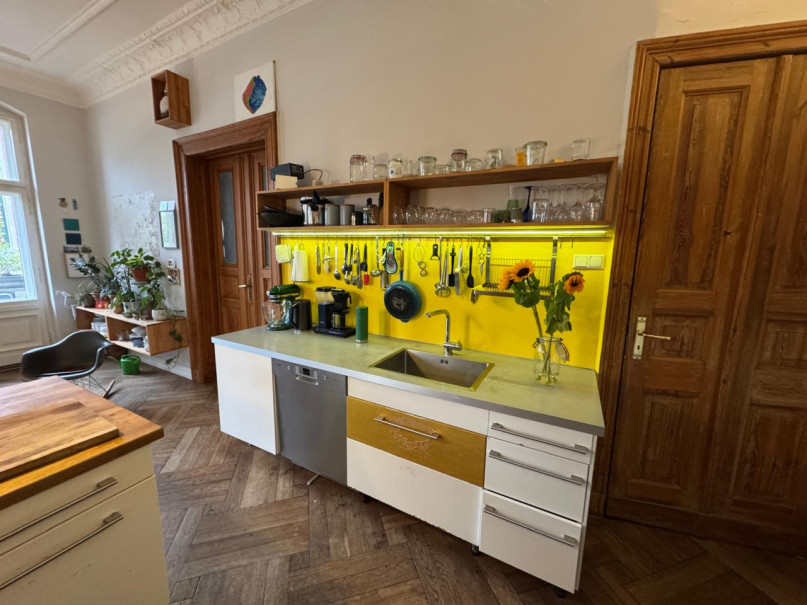 yellow kitchen 4