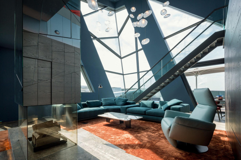 02 attico zaffiro wohnzimmer kamin libeskind mitte attico 0