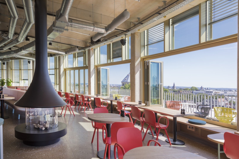 25h cerchio patriciaparinejad neni large1