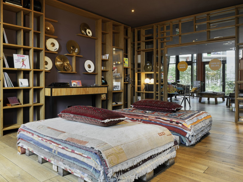 25h hafencity stephanlemke vinylroom medium 1 (1)