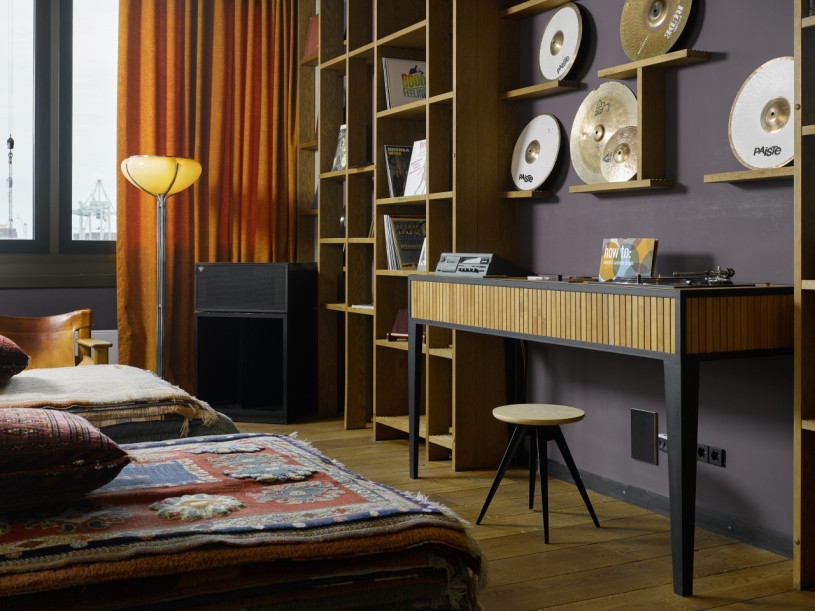 25h hafencity stephanlemke vinylroom medium 2 (1)