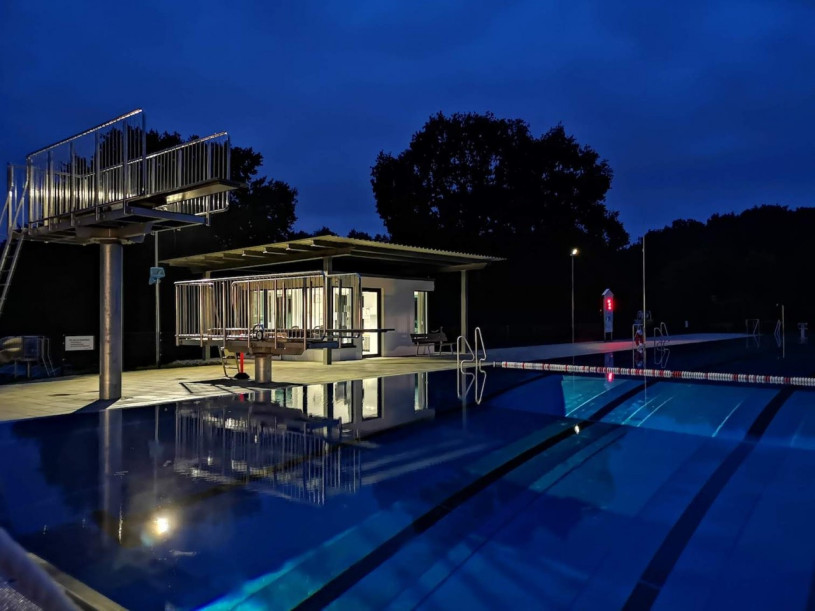 berlinlocationplush745jpeg10