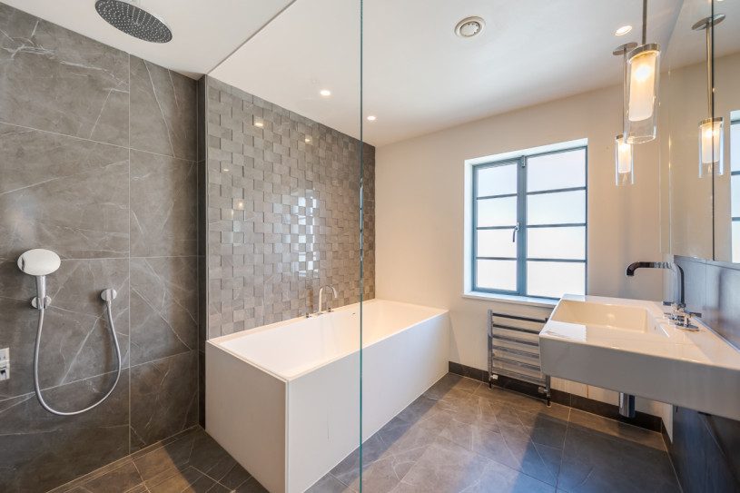 burcote road sw18 33